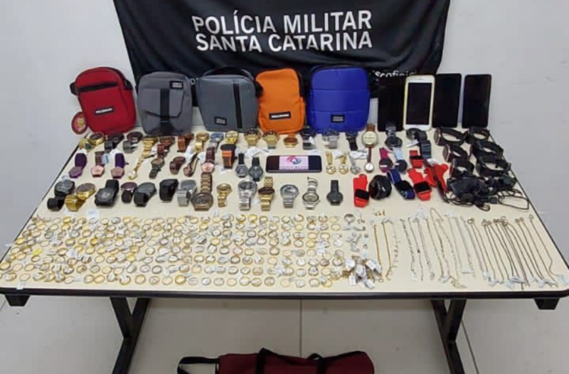 Adolescente é apreendido com mais de R$120 mil em objetos furtados de shopping