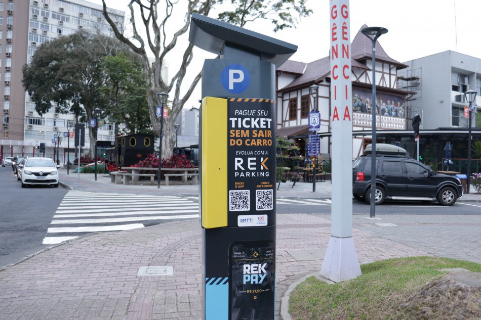 Regularizações na àrea azul, troca de aplicativo e notificações atigem negativamente a atual administração.