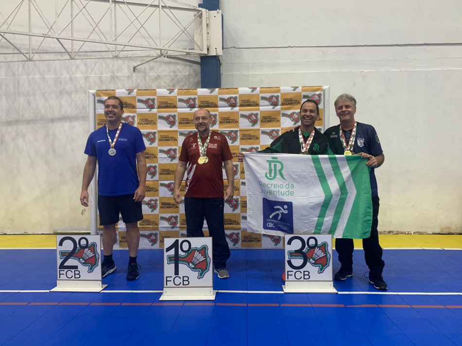 ​ Badminton de Blumenau se destaca no Sul-Brasileiro de Masters com 11 medalhas conquistadas